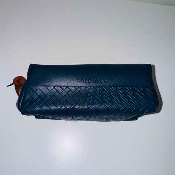 Cole Haan American Airlines Business Class Amenity Kit with Leather Zipper Pouch - Picture 2 of 7